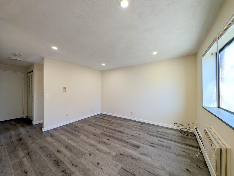 Building Photo - 86 Newbury St