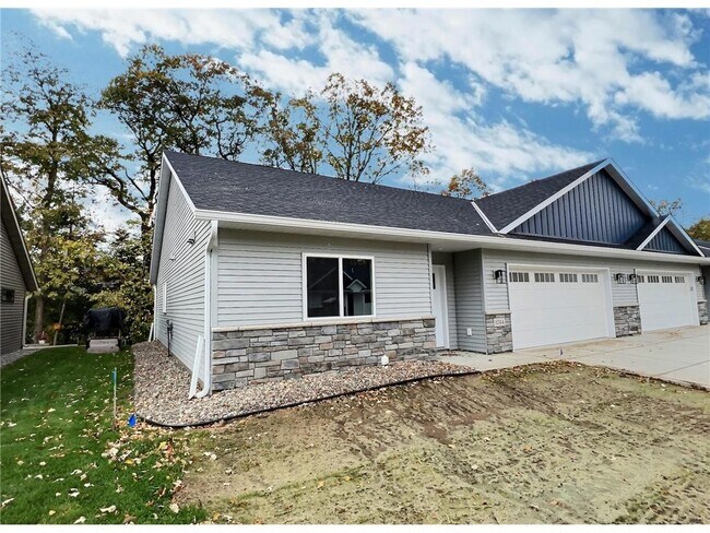 Building Photo - 11744 Kings Ln