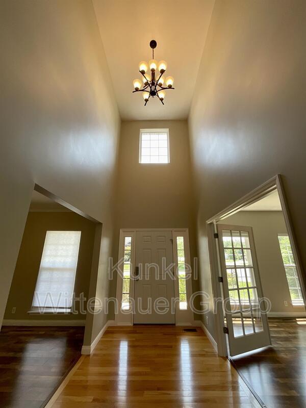 Building Photo - 3014 Roan Hill Dr