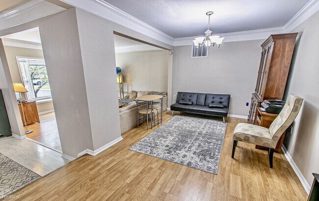 Building Photo - 4 br, 3.5 bath House - 4915 Carriagepark Rd