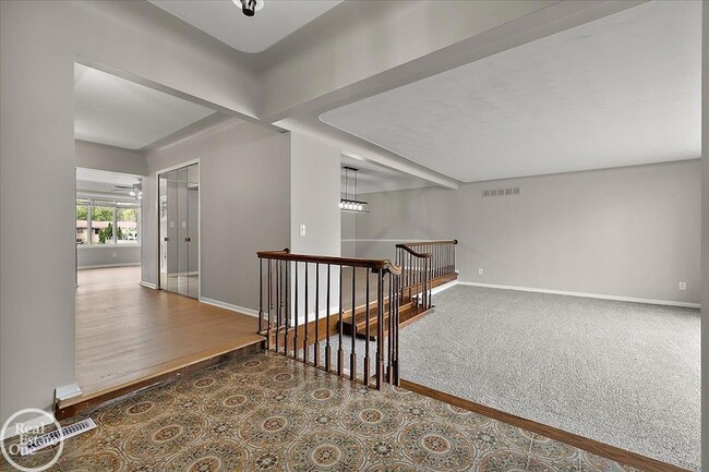 Building Photo - 2532 Belle View Dr