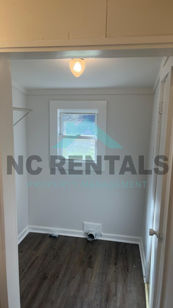 Building Photo - 3 BEDROOM 1 BATH IN WINSTON-SALEM, NC 27101