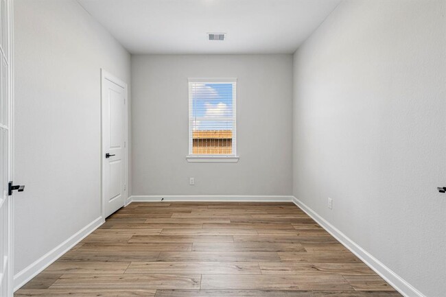 Building Photo - 15671 Honey Cv Dr