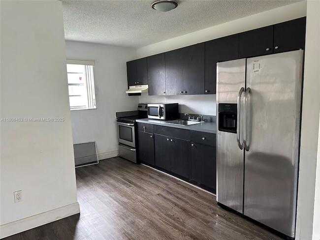 Primary Photo - 11465 SW 215th St