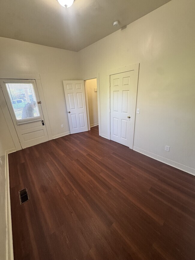 Building Photo - 4208 47th Ave N