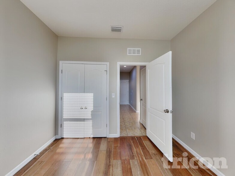 Building Photo - 5363 Suncatcher Dr