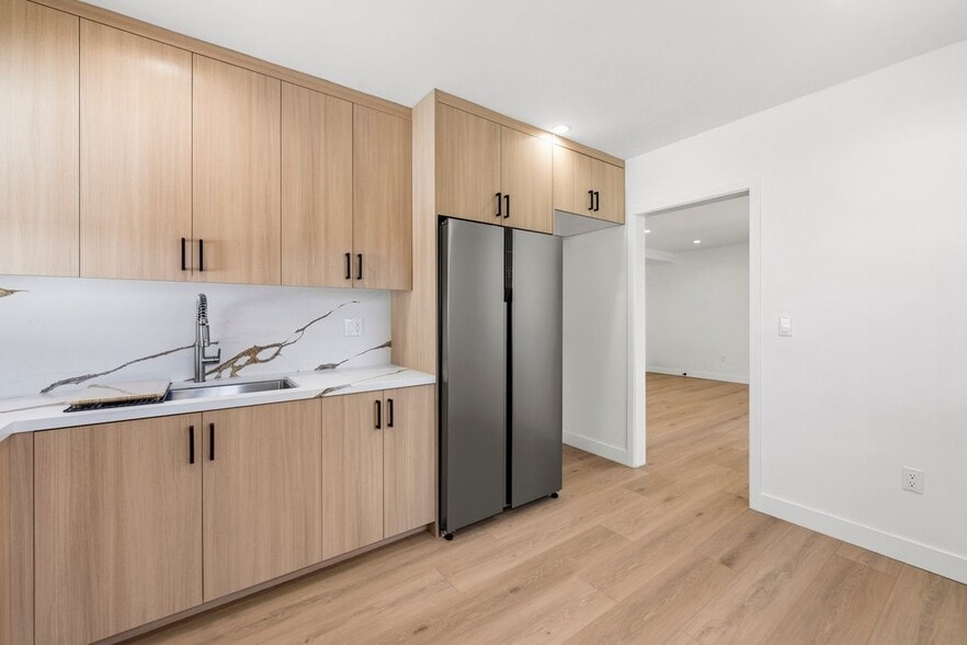 Building Photo - 2819 Sycamore Ave