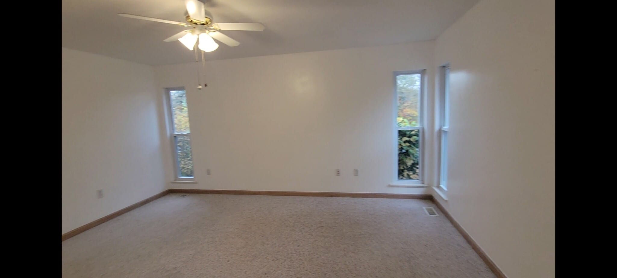 Master Bedroom - 1835 River Rd