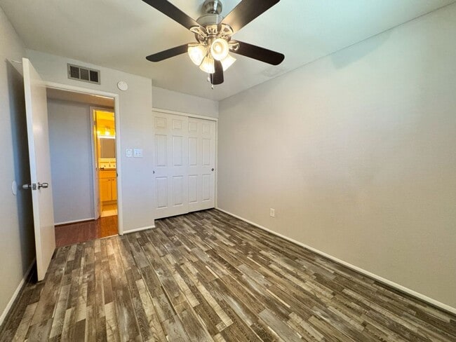 Building Photo - REMODELED 4 BEDROOM HOME WITH HUGE YARD, C...