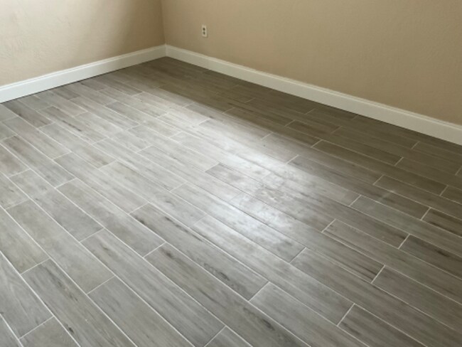 Building Photo - 10781 57th Ave N