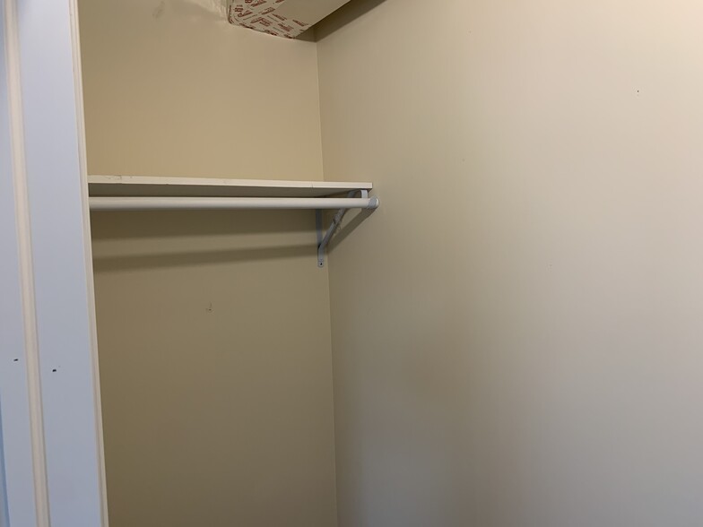 Building Photo - 535 E Orange St