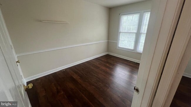 Building Photo - 20320 Cedarhurst Way