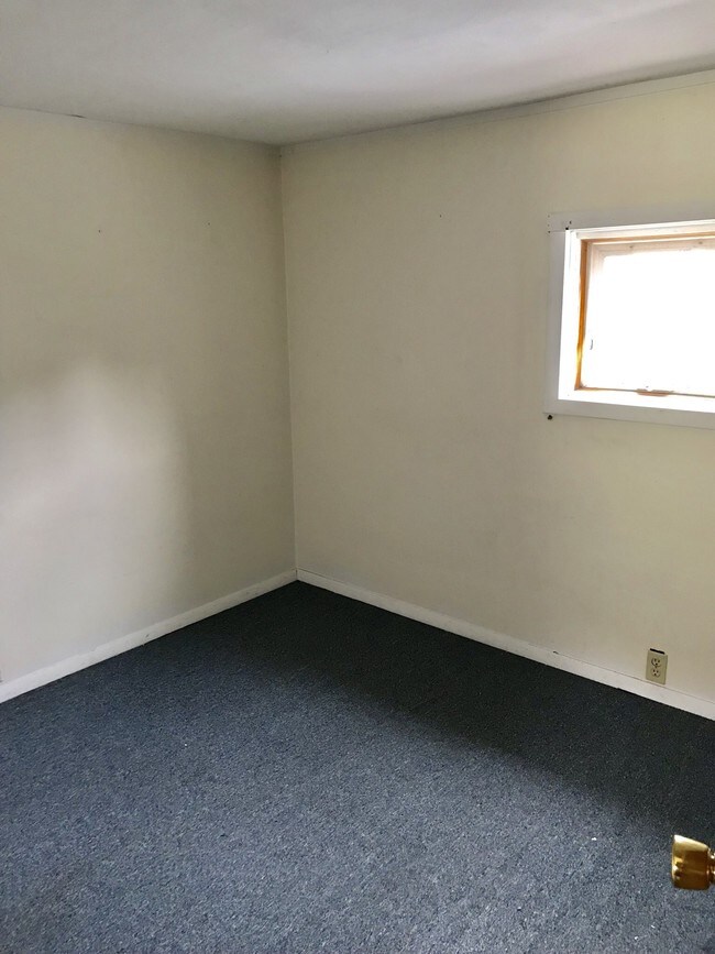 Building Photo - 12 Porter St