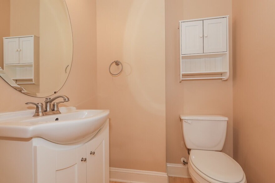 Building Photo - 8000 Poplar Grove Cir
