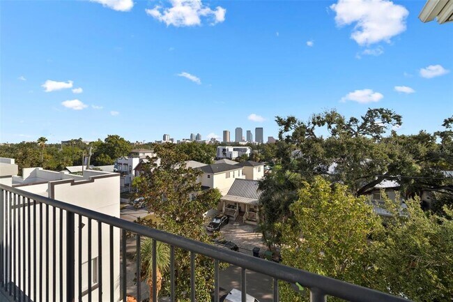 Building Photo - 435 S Oregon Ave