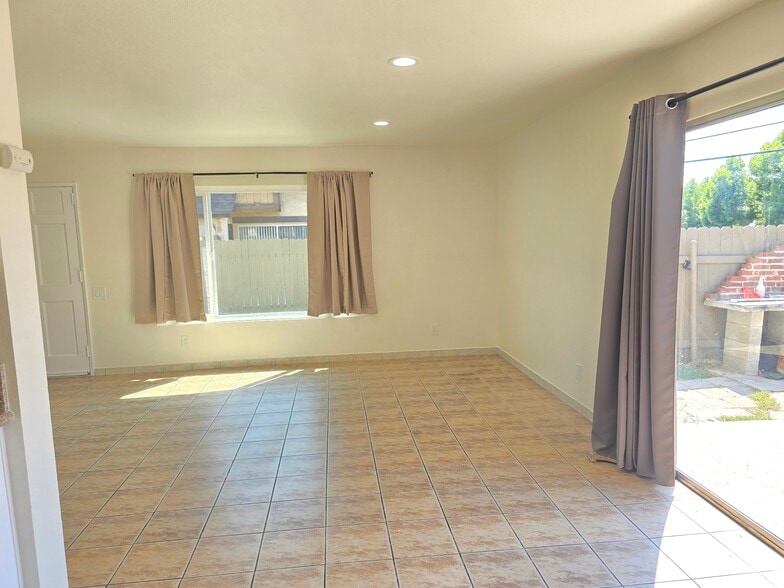 Building Photo - 4502 Donner Ct