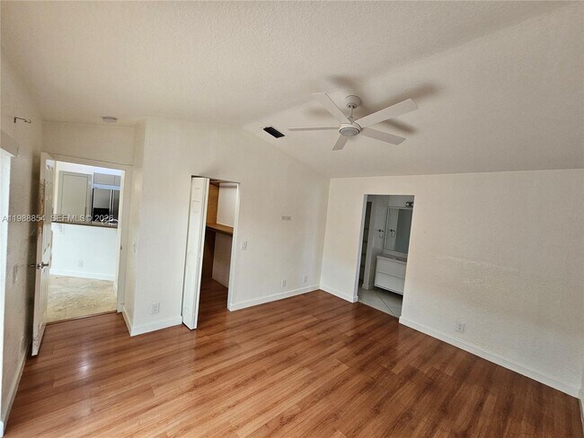 Building Photo - 4279 Greenbriar Ln