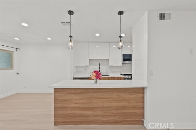 Building Photo - 23675 Park Capri