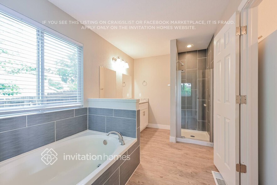 Building Photo - 3289 S Espana Cir