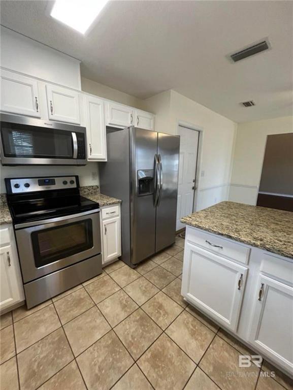 Building Photo - 124 Oakwood Ave