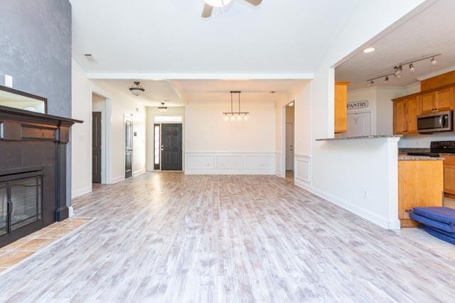 Building Photo - 4001 Ellington Dr