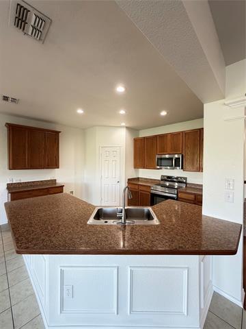 Building Photo - 9004 Brook Hill Ln