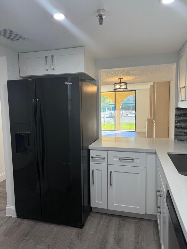 Building Photo - 2786 Tennis Club Dr