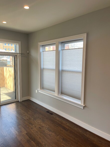 Building Photo - 761 Kenyon St NW