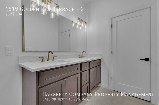 Building Photo - 1519 Golden Hill Terrace