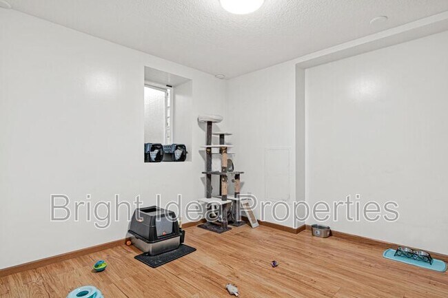 Building Photo - 2535 Aldrich Ave S