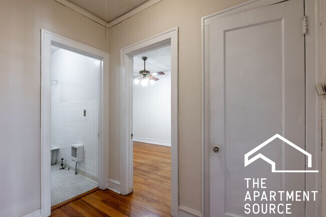 Building Photo - 1321 Oak Ave