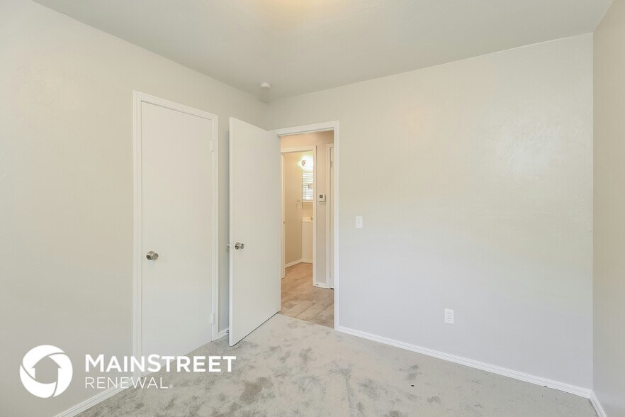 Building Photo - 1153 Elmhurst St