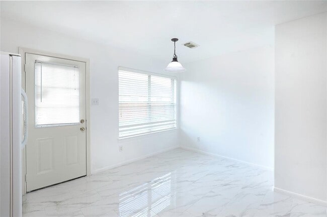 Building Photo - 7103 Bryton Park Dr