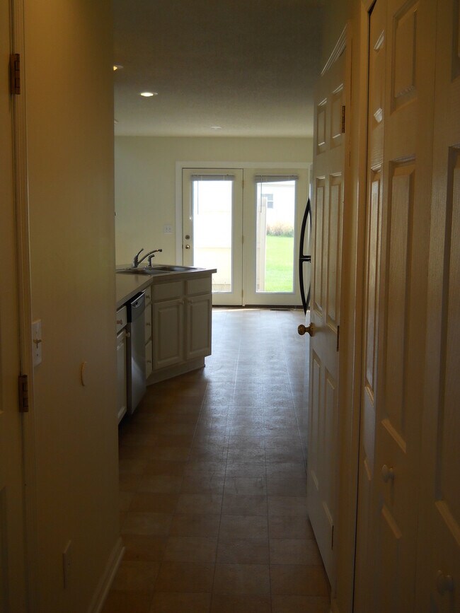 Building Photo - 981 Jasmine Dr