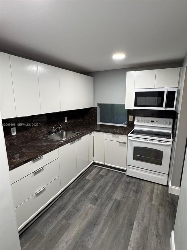 Building Photo - 301 NW 177th St