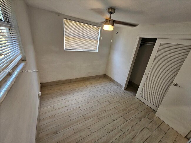 Building Photo - 26 SE 13th Terrace