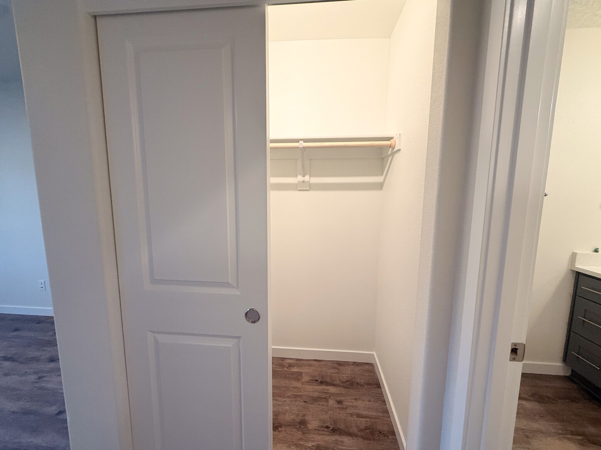 Building Photo - 507 NW Hillcrest Dr