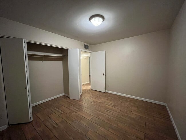 Building Photo - 2 Bedroom Nearby ASU!!