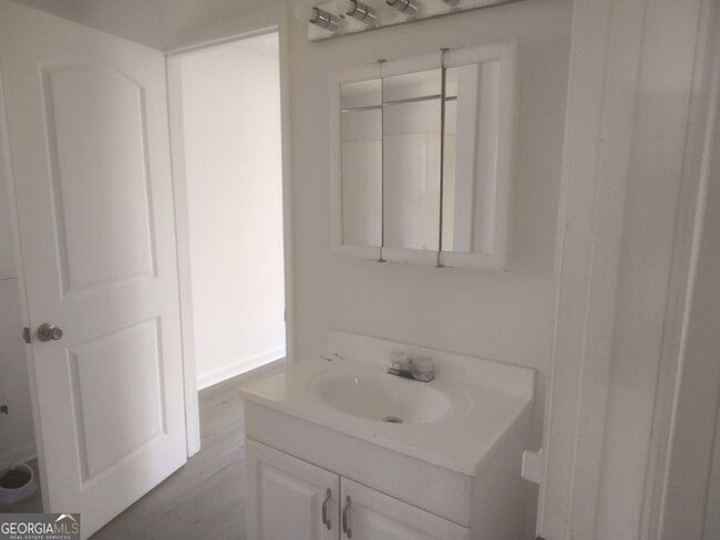 Building Photo - 929 Bond Bridge Rd