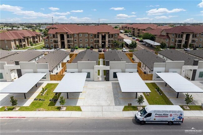 Building Photo - 1704 W Violet Dr
