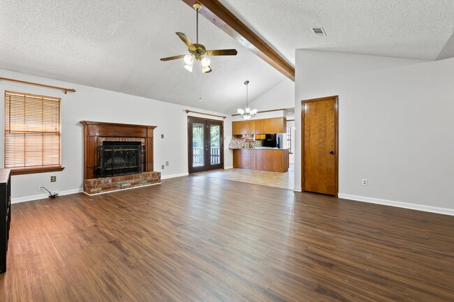 Building Photo - 3/2 Sherwood