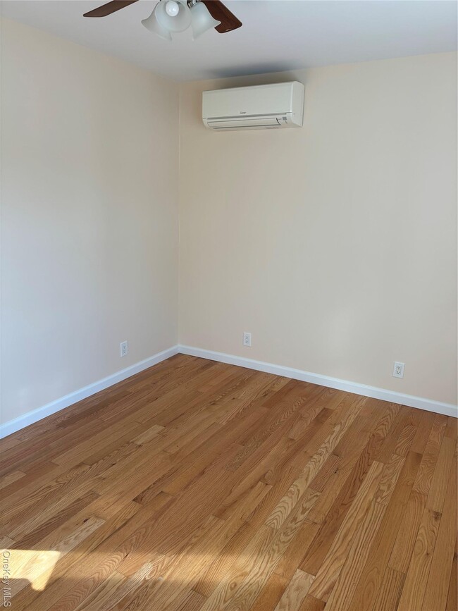 Building Photo - 536 N 6th St