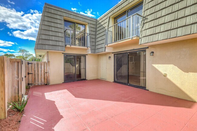 Building Photo - 2440 24th Way