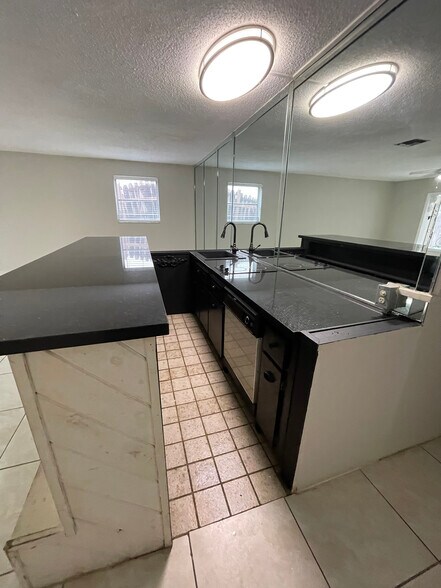 Kitchenette - 210 NW 4th Ave