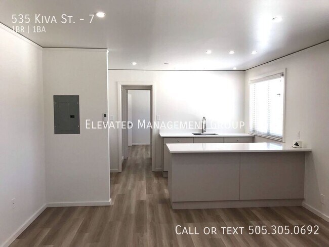 Building Photo - 535 Kiva St