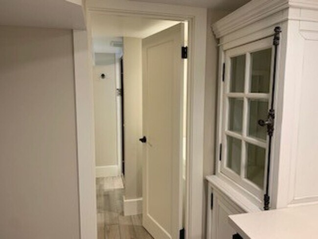 Building Photo - Huang Duplex
