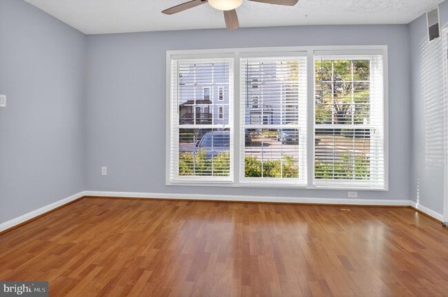 Building Photo - 9919 Oakton Terrace Rd