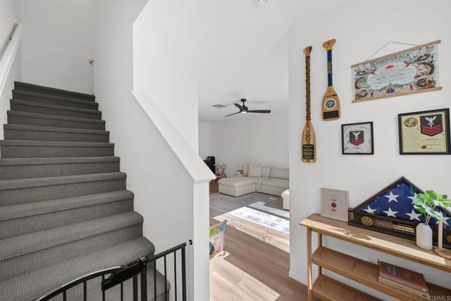 Building Photo - 5485 Seacliff Pl