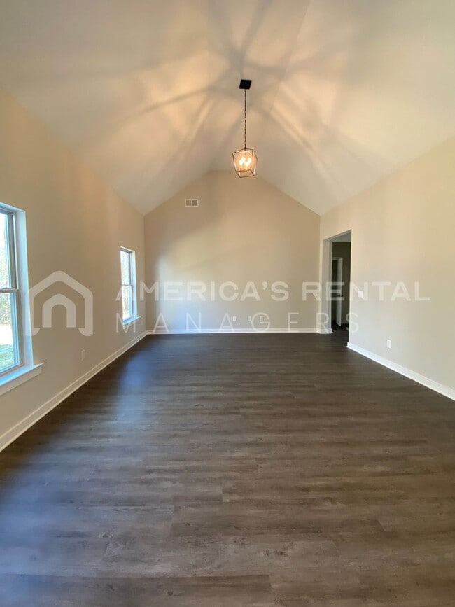 Building Photo - 308 Lakewood Ln
