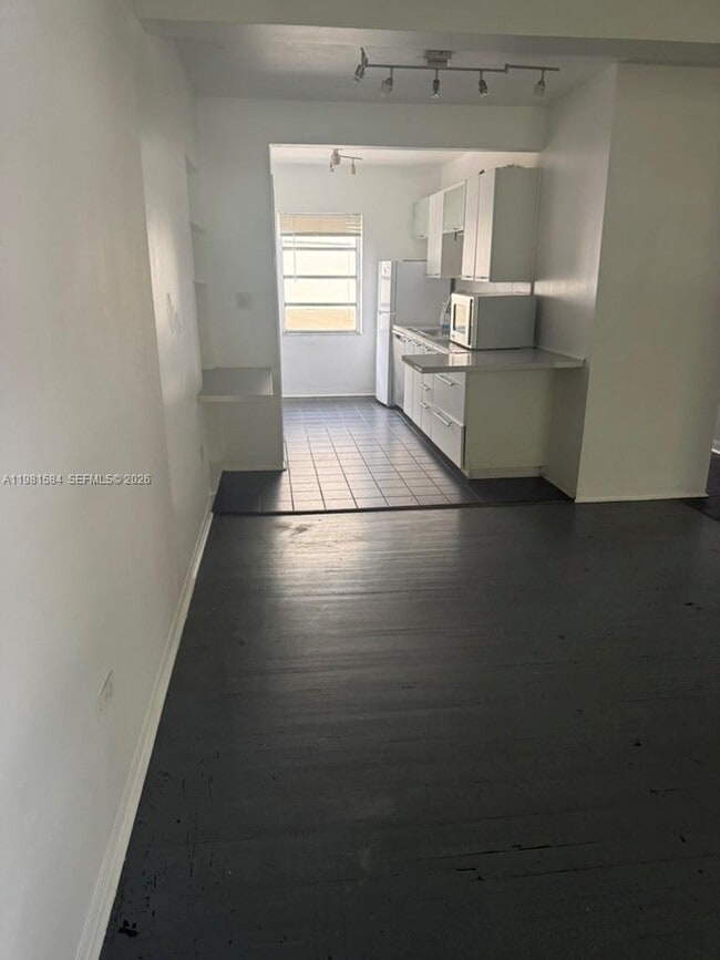 Building Photo - 424 NE 82nd St